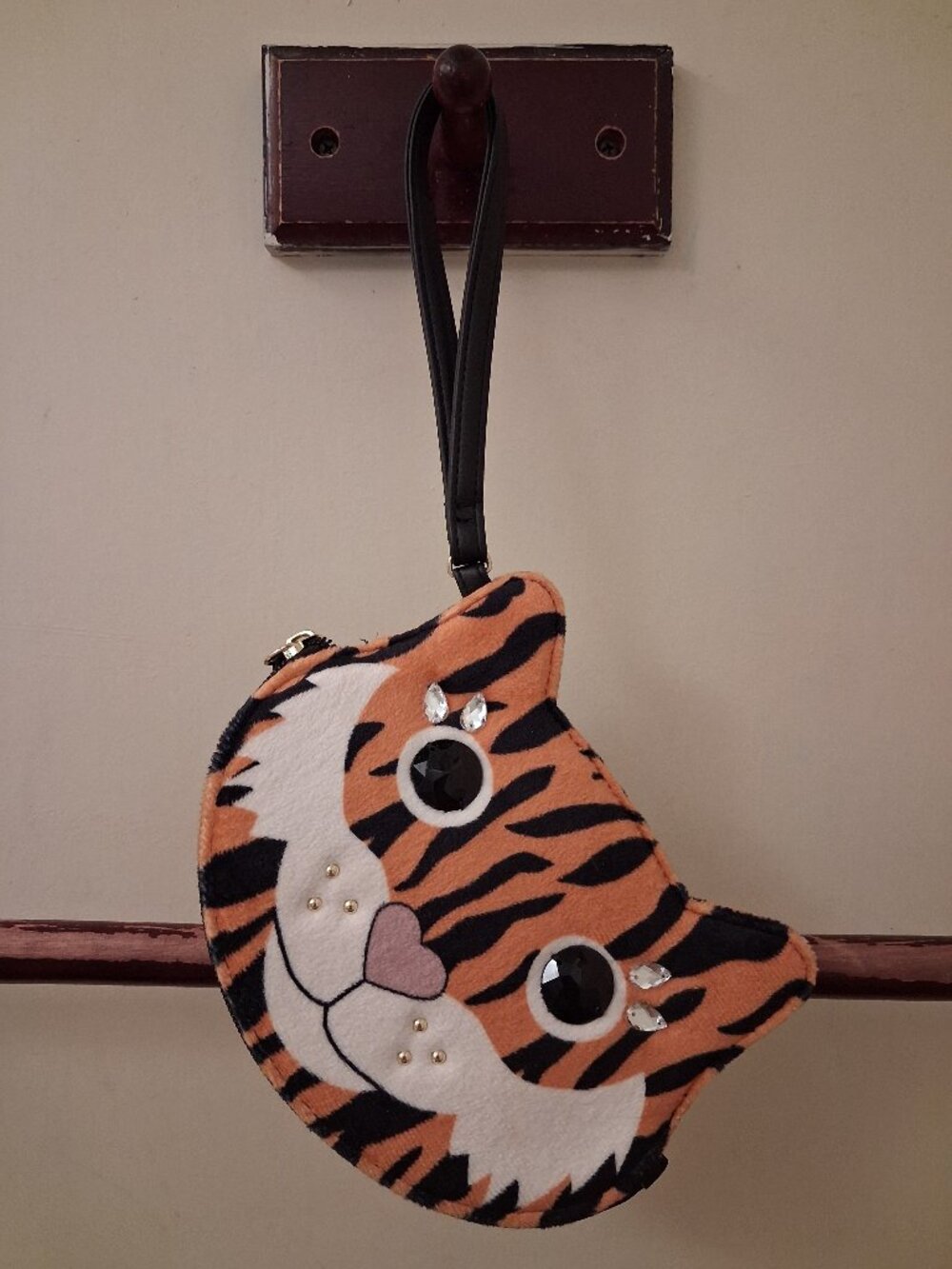 Luv Betsey by Betsey Johnson Tiger Wristlet (New) | Rhinestones | Tiger Print